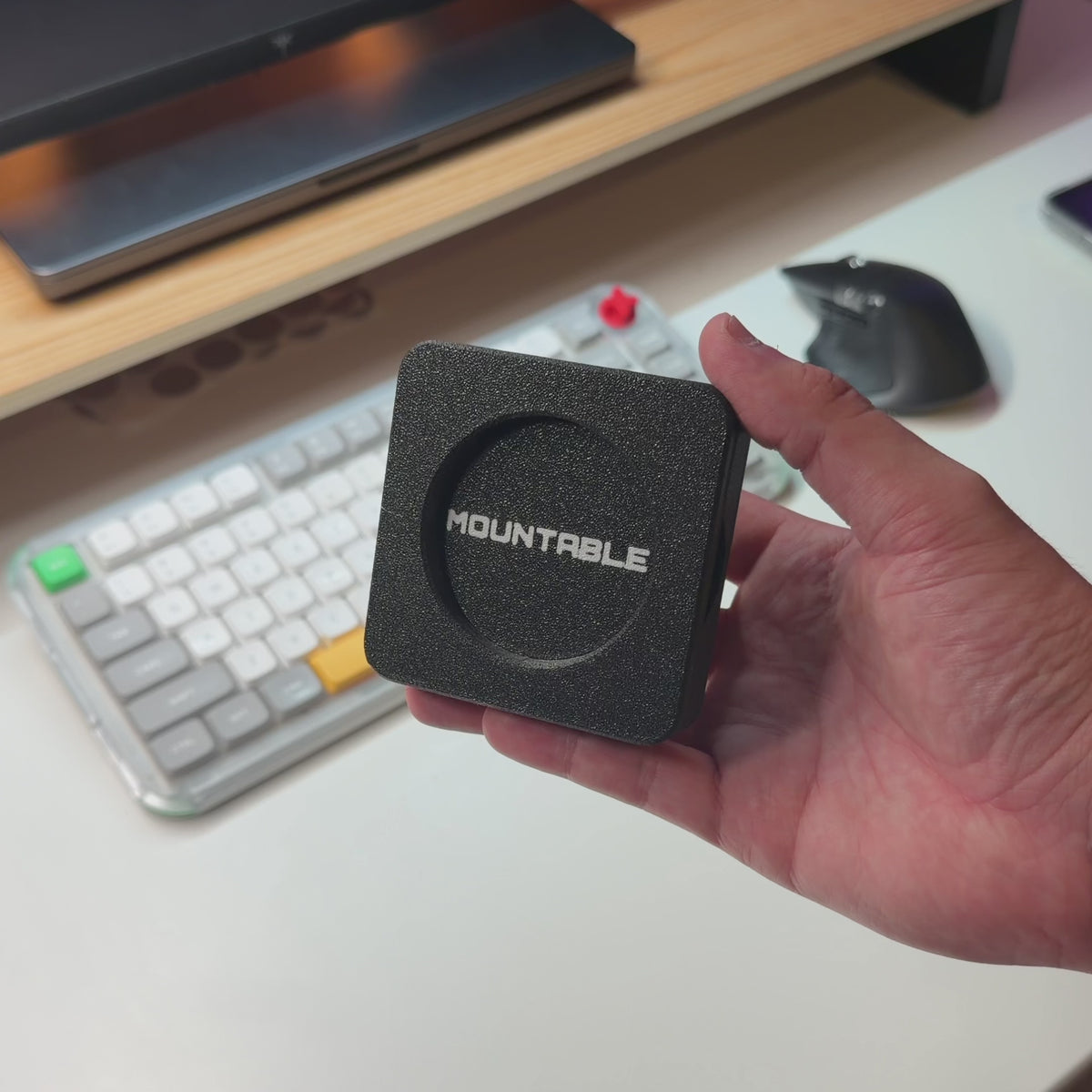 MagMount for iPads